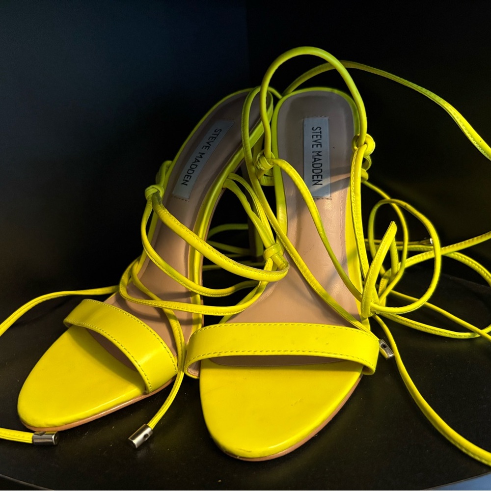 Steve Madden Yellow Heels Strappy Lace-Up